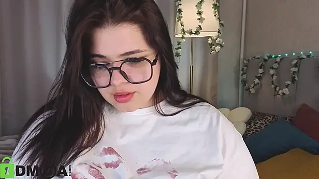 Snapshot of Annet_Nel1son chatting on 05-20-26, 02:08 Annet Nel1son online show from 05-20-26, 02:08