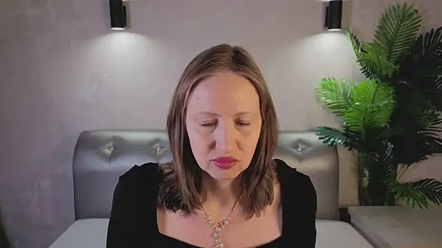 Elizabeth Andersonn online show from 03-11-26, 08:41