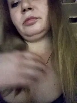 Snapshot of KiraStanton chatting on 02-25-26, 12:44 KiraStanton online show from 02-25-26, 12:44