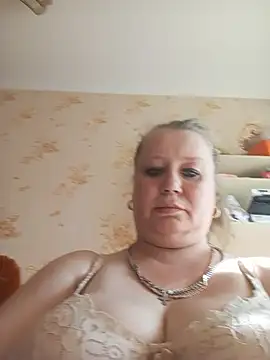 Snapshot of KiraStanton chatting on 07-20-26, 01:57 KiraStanton online show from 07-20-26, 01:57