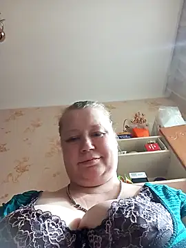 Snapshot of KiraStanton chatting on 05-14-26, 02:14 KiraStanton online show from 05-14-26, 02:14
