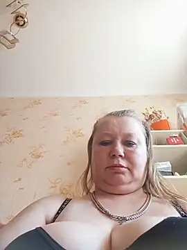 Snapshot of KiraStanton chatting on 06-19-26, 11:27 KiraStanton online show from 06-19-26, 11:27