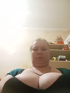 Snapshot of KiraStanton chatting on 06-17-26, 06:18 KiraStanton online show from 06-17-26, 06:18