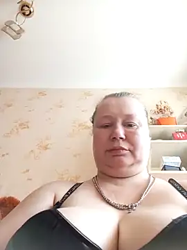 Snapshot of KiraStanton chatting on 06-15-26, 10:59 KiraStanton online show from 06-15-26, 10:59