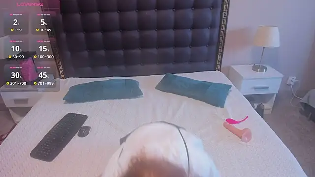 curly muffin online show from 02-25-26, 05:51