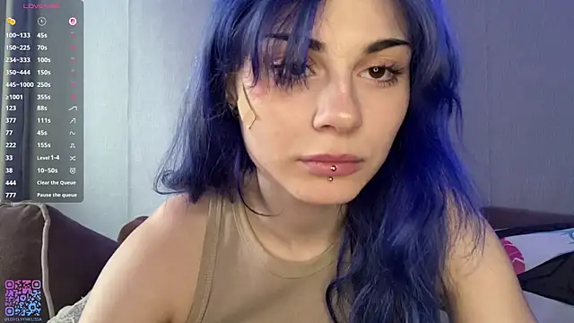 Snapshot of Emmibrilson chatting on 06-03-26, 01:45 Emmibrilson online show from 06-03-26, 01:45