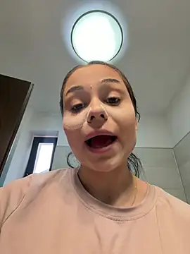 Olivia Noor online show from 06-12-26, 03:21