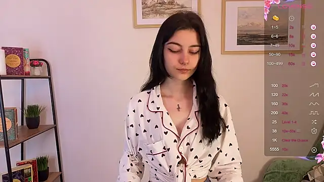 Lilian Merf online show from 04-17-26, 08:06