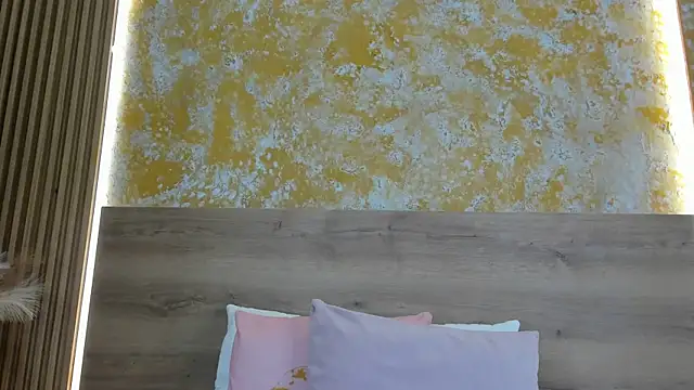 Snapshot of julietta_pink chatting on 07-08-26, 12:06 julietta pink online show from 07-08-26, 12:06