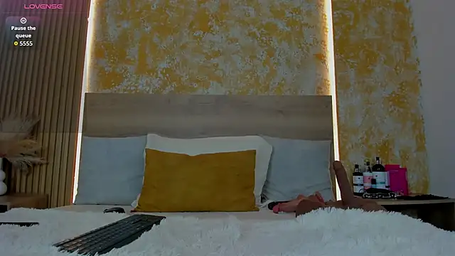 julietta pink online show from 04-10-26, 11:28