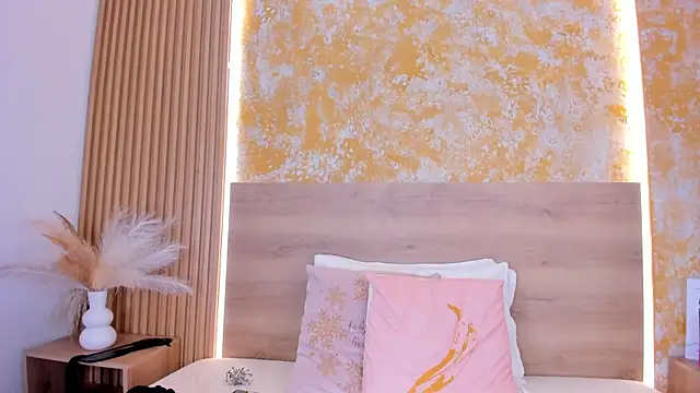 Snapshot of julietta_pink chatting on 07-11-26, 04:29 julietta pink online show from 07-11-26, 04:29