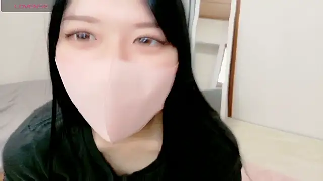 natsuka-chan online show from 05-03-26, 05:45