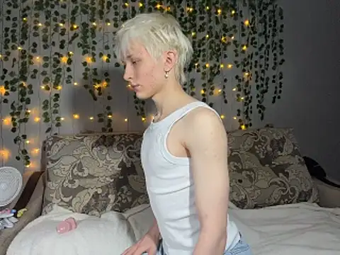 TwinkRyder online show from 03-11-26, 12:21