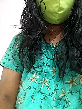 Snapshot of Shaliniqueen chatting on 03-05-26, 04:09 Shaliniqueen online show from 03-05-26, 04:09