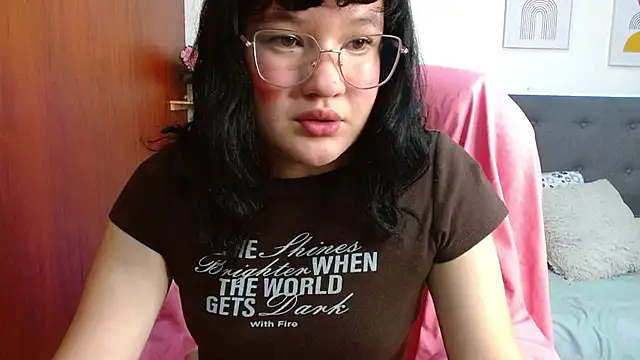 Luna  petit online show from 03-03-26, 07:54