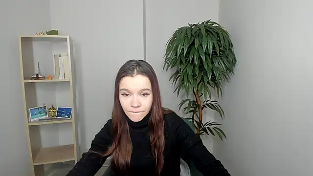 Snapshot of LouanneBrant chatting on 02-22-26, 07:00 LouanneBrant online show from 02-22-26, 07:00