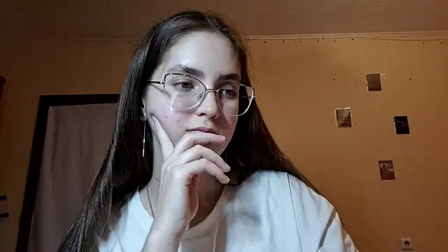 Snapshot of Katelemon chatting on 05-01-26, 03:28 Katelemon online show from 05-01-26, 03:28