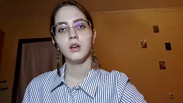 Snapshot of Katelemon chatting on 04-19-26, 02:29 Katelemon online show from 04-19-26, 02:29