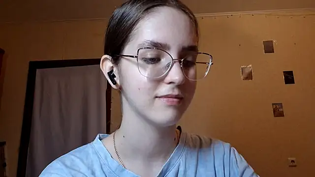 Snapshot of Katelemon chatting on 05-17-26, 02:17 Katelemon online show from 05-17-26, 02:17