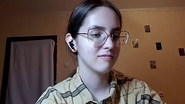 Snapshot of Katelemon chatting on 05-11-26, 04:04 Katelemon online show from 05-11-26, 04:04