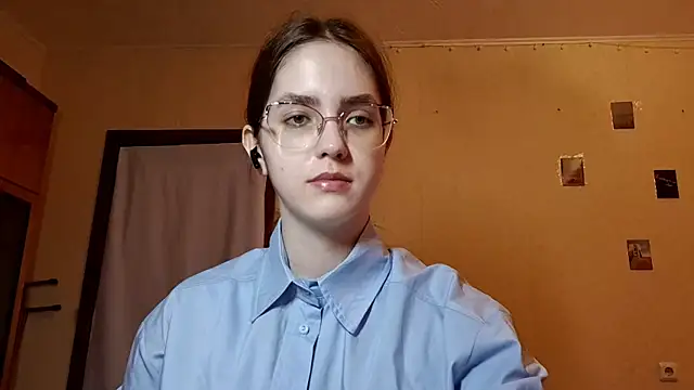 Snapshot of Katelemon chatting on 04-20-26, 01:35 Katelemon online show from 04-20-26, 01:35