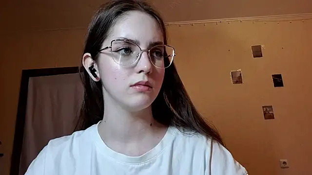 Snapshot of Katelemon chatting on 05-04-26, 02:20 Katelemon online show from 05-04-26, 02:20