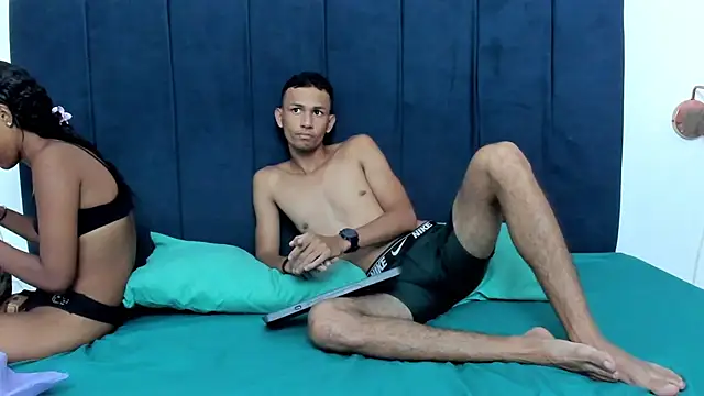 saul y saray online show from 03-28-26, 07:48