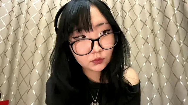 Yunananaa online show from 02-25-26, 02:17