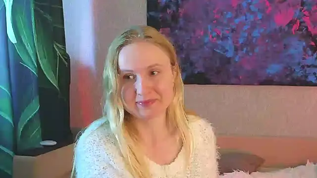 Lanavi Smile online show from 06-17-26, 06:13