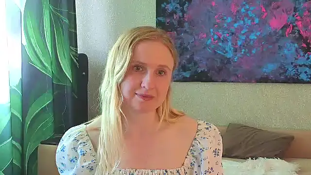 Lanavi Smile online show from 06-19-26, 06:19
