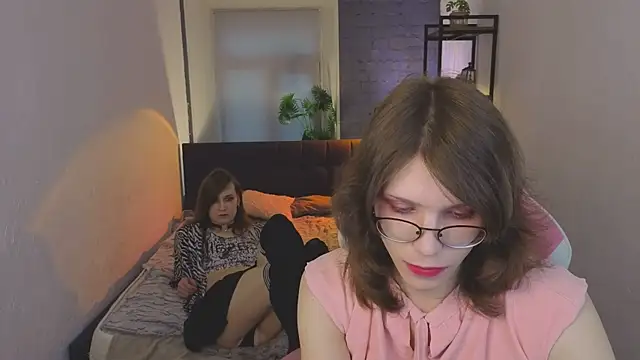 ZoriaLovesLuna online show from 03-26-26, 07:06