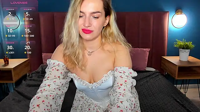 Snapshot of StellaAlluring chatting on 05-27-26, 01:48 StellaAlluring online show from 05-27-26, 01:48