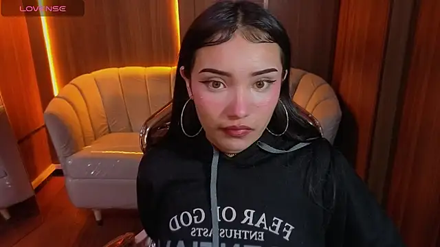 Daphne nicole b online show from 05-21-26, 12:57