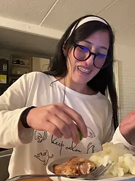 Snapshot of susi_chimm chatting on 03-02-26, 02:23 susi chimm online show from 03-02-26, 02:23