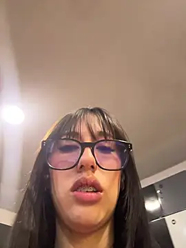 Snapshot of susi_chimm chatting on 05-13-26, 01:29 susi chimm online show from 05-13-26, 01:29