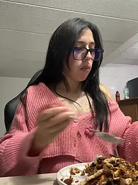 Snapshot of susi_chimm chatting on 04-30-26, 01:12 susi chimm online show from 04-30-26, 01:12