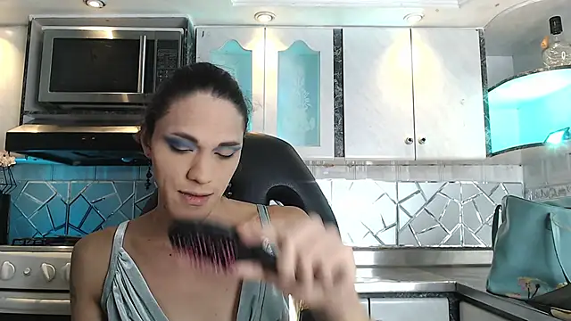 Snapshot of CrisOzzz chatting on 05-28-26, 05:41 CrisOzzz online show from 05-28-26, 05:41