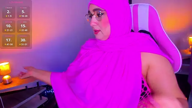 HijabiMilff online show from 04-14-26, 02:44