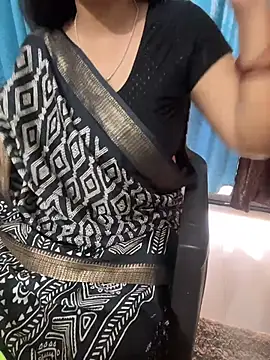 Queenlipx online show from 02-21-26, 11:34