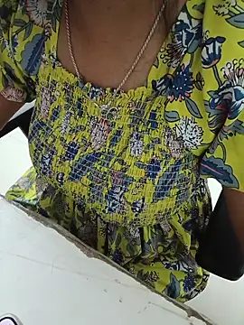 Queenlipx online show from 04-17-26, 06:16