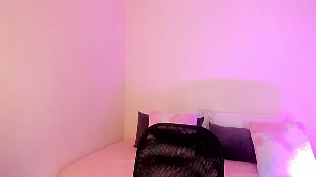 MIAA ROBERTSS online show from 03-17-26, 06:05