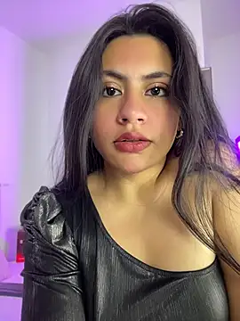 Snapshot of celeste_z chatting on 08-06-26, 12:33 celeste z online show from 08-06-26, 12:33