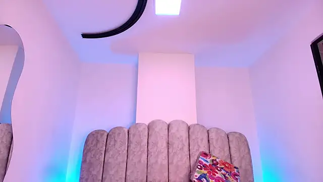 Naom lee online show from 04-15-26, 11:59