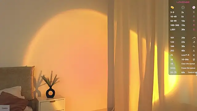 Snapshot of _Selestia_ chatting on 06-24-26, 01:32 Selestia online show from 06-24-26, 01:32