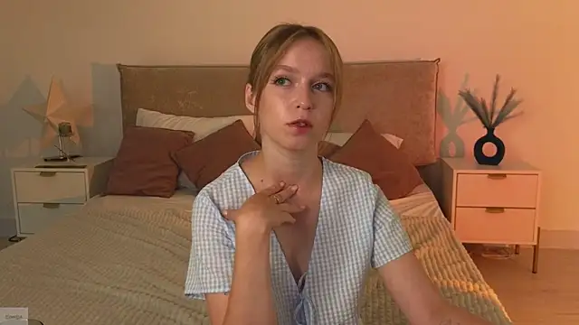Snapshot of _Selestia_ chatting on 07-10-26, 12:27 Selestia online show from 07-10-26, 12:27