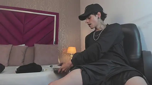 Dominic Foxx online show from 02-25-26, 08:41