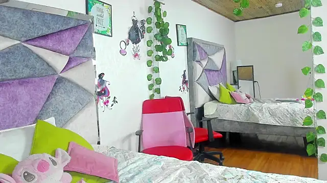 JennieRider online show from 04-05-26, 06:25