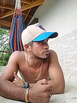 Latins on fire online show from 03-25-26, 08:30