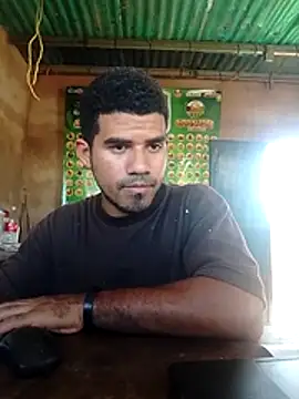 Snapshot of Latins_on_fire chatting on 07-18-26, 04:37 Latins on fire online show from 07-18-26, 04:37