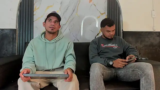 Snapshot of Latins_on_fire chatting on 05-03-26, 11:37 Latins on fire online show from 05-03-26, 11:37